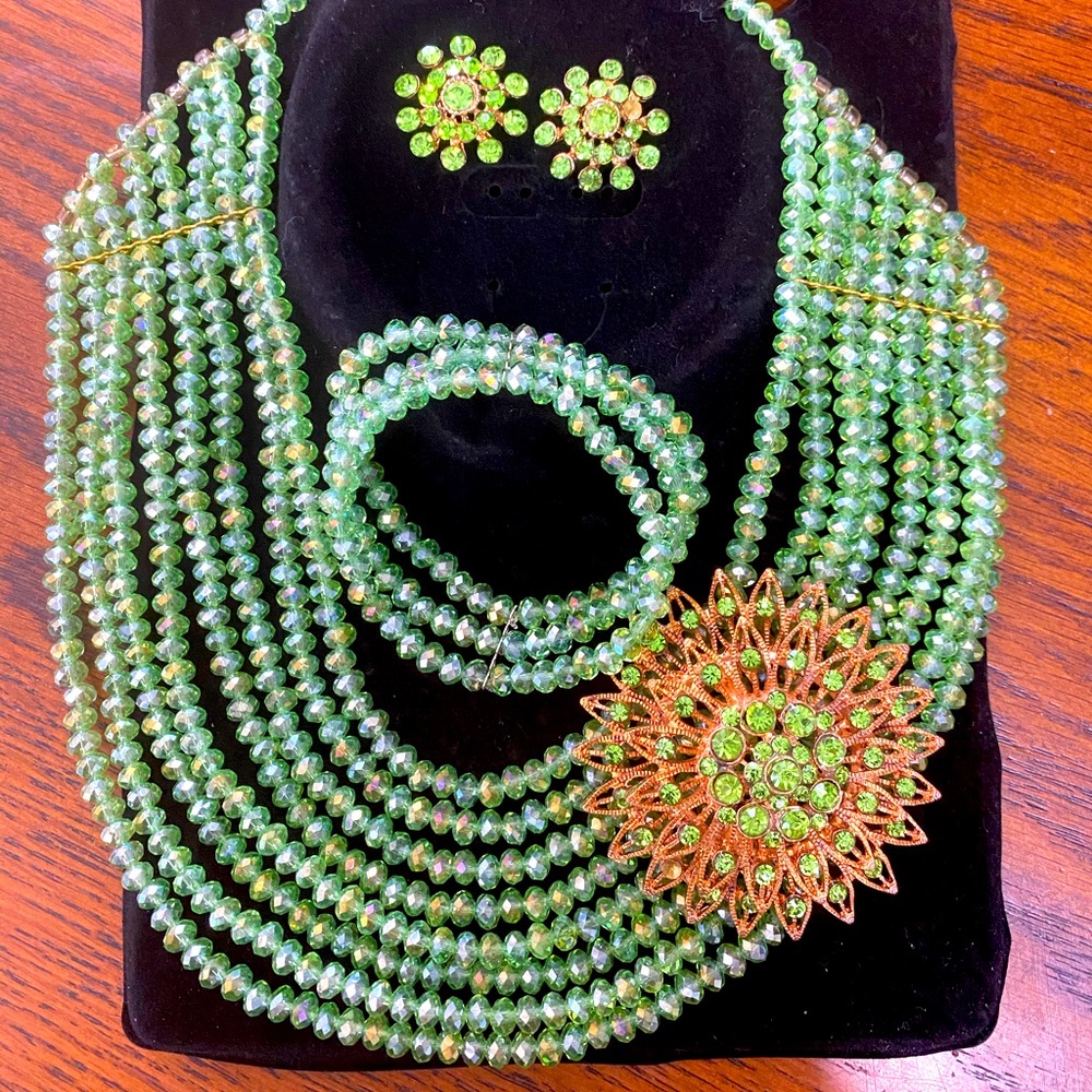 Beaded necklace set